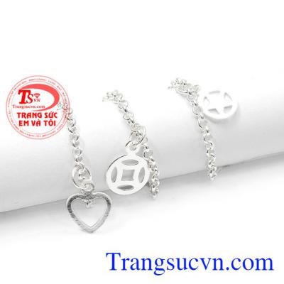 Sản phẩm giúp tôn lên vẻ đẹp đôi chân phái nữ. Lắc chân bạc nữ đáng yêu