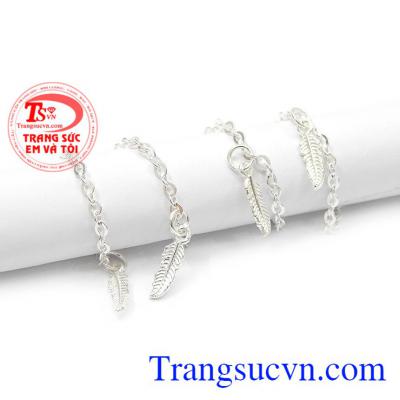 Sản phẩm thích hợp làm quà tặng cho người thân và bạn bè. Lắc chân bạc nữ xinh đẹp