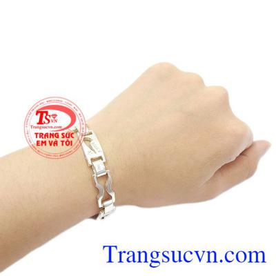Trang sức bạc nam cá tính và mạnh mẽ. Lắc tay bạc nam thời trang