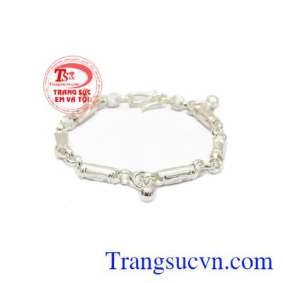 Lắc tay bạc trẻ em khỏe khoắn là sản phẩm đẹp, kiểu dáng thiết kế thời trang, khỏe khoắn,Lắc tay bạc trẻ em khỏe khoắn