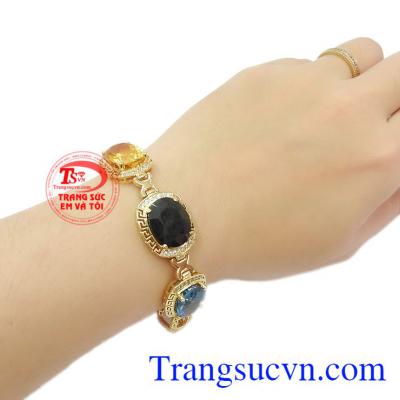 Trang sức gắn đá quý hợp phong thủy, bảo hành uy tín, giao hàng toàn quốc. Lắc tay đá quý sang trọng. 