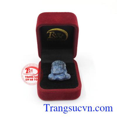 Sản phẩm thể hiện sự yêu thương, nhân từ và lòng thương xót của Chúa với mọi người. Mặt Chúa Giê-su sapphir.