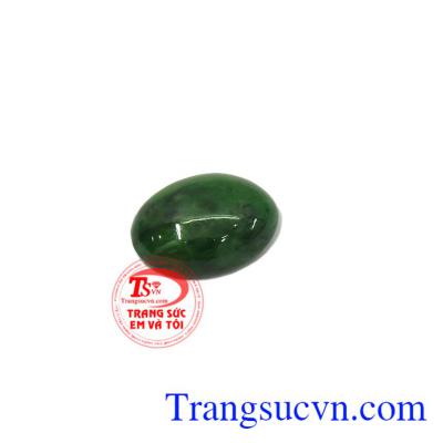 Cẩm thạch cũng được cho rằng đã trải qua quá trình tích lũy năng lượng tích cực từ hàng triệu năm nằm dưới lòng đất, do đó chúng hấp thụ năng lượng tiêu cực