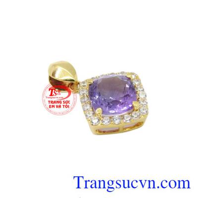 Mặt dây nữ vàng thạch anh tím có thể kết hợp với dây chuyền vàng.