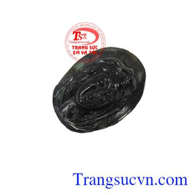 Mặt Đức mẹ sapphire thiên nhiên là món quà ý nghĩa dành tặng người thân