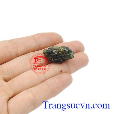 Sản phẩm có thể kết hợp với vàng để tạo thành mặt dây hoặc nhẫn. Mặt long quy sapphir cao cấp.