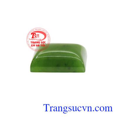 Mặt Nephrite đại lợi có thể làm mặt dây chuyền hoặc làm mặt nhẫn.