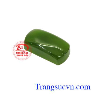Mặt Nephrite xinh xắn có thể làm mặt dây chuyền bọc vàng.