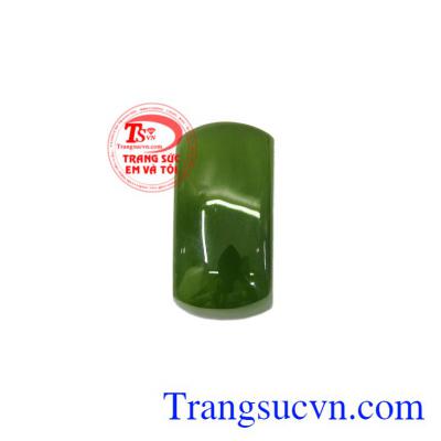 Mặt Nephrite xinh xắn là sản phẩm được chế tác từ ngọc Nephrite thiên nhiên đẹp.