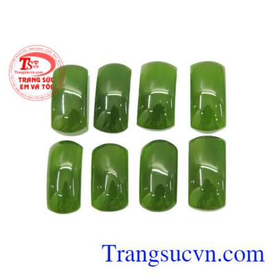Mặt Nephrite xinh xắn chất lượng.