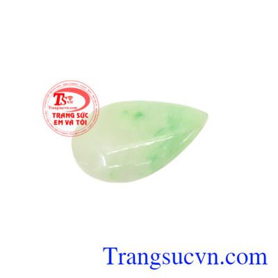 Mặt ngọc cẩm thạch bình an đẹp được thiết kế tinh tế từ ngọc cẩm thạch thiên nhiên.
