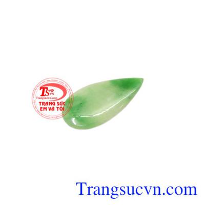 Mặt ngọc cẩm thạch lộc phát được chế tác hình giọt nước có thể làm mặt dây.