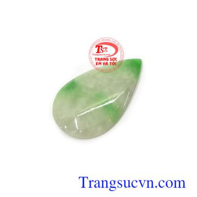 Mặt ngọc cẩm thạch may mắn bình an có thể bọc vàng hoặc bạc làm trang sức đeo đẹp, sang trọng