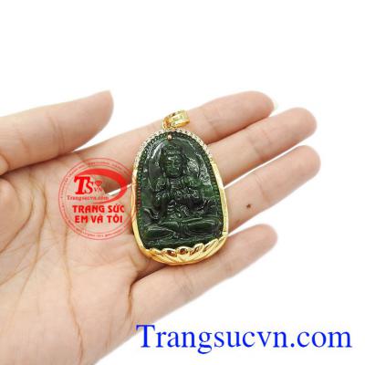 Mặt dây có thể dùng với dây chuyền vàng hoặc dây da, dây cao su bọc vàng. Mặt phật jadeite tuổi mùi-tuổi thân