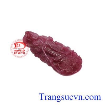 Mặt quan âm ruby thiên nhiên phù hợp làm mặt dây bọc vàng đeo sang trọng.