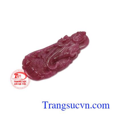 Mặt quan âm ruby thiên nhiên đem lại may mắn, bình an, tránh những điềm xui xẻo.