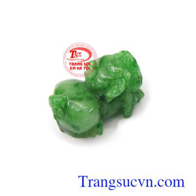 Mặt tỳ hưu cẩm thạch hưng thịnh có tác dụng chiêu tài lộc, bình an, may mắn, giải trừ tà khí cho người đeo