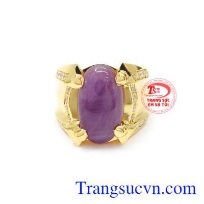 Nhẫn nam Sapphire vàng 10k mang lại vẻ sang trọng, hiện đại cho người đeo.