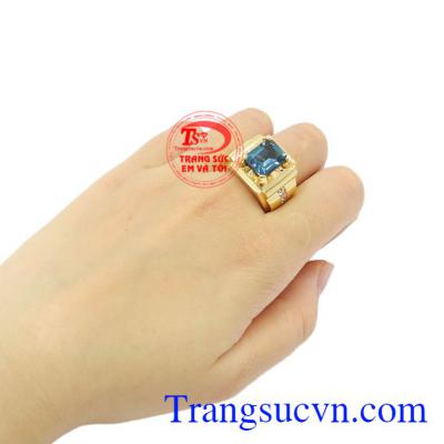 Nhẫn nam vàng Topaz thời thượng chất lượng.
