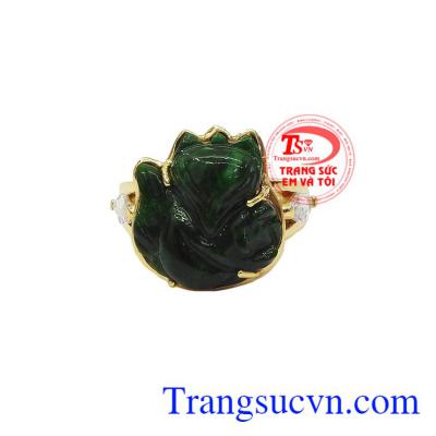 Ngọc cẩm thạch được tích tụ những tinh hoa quý báu nhất của trời đất, mang những sức mạnh của thiên nhiên