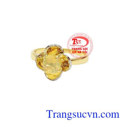 Người Phương Tây rất ưa chuộng đá Opal và coi đó là món quà quý để dành tặng những người thân yêu có sinh nhật vào tháng 10
