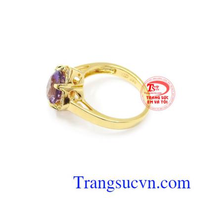 Nhẫn thạch anh tím vàng 14k, thiết kế đẹp mắt, tinh xảo.