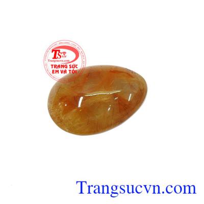 Thạch Anh Tóc Đẹp Tài Lộc có tác dụng phong thủy nổi bật là chiêu tài, tức thu hút tài lộc