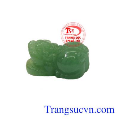 Tỳ hưu chuyên ăn vàng bạc, châu báu, bảo vệ tài lộc cũng như chiêu thêm tài lộc để làm ăn thuận lợi và ngày càng phát đạt