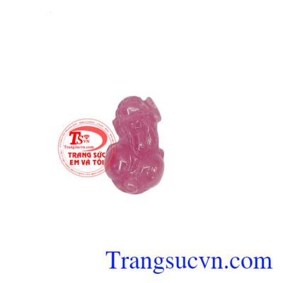 Tỳ hưu đá Ruby đại cát mang đến nhiều may mắn trong công việc và tiền tài