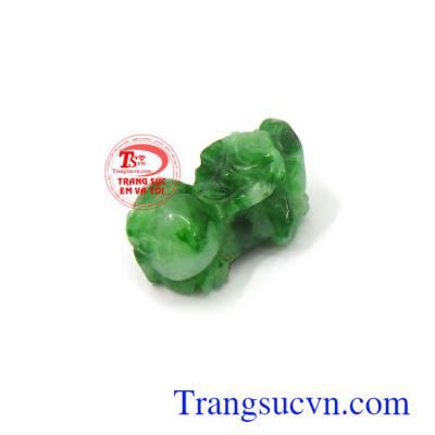 Tỳ hưu mang may mắn vào nhà có tác dụng chiêu tài lộc, may mắn và bình an, giải trừ hung khí cho người đeo