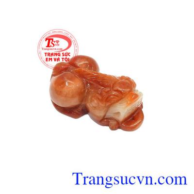 Tỳ hưu ngọc cẩm thạch huyết, mặt tỳ hưu chạm khắc tinh tế, được chế tác từ ngọc cẩm thạch thiên nhiên,Tỳ hưu ngọc cẩm thạch huyết