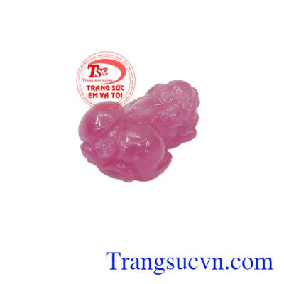 Đá Ruby hồng sẽ luôn mang đến sự may mắn, sức khỏe và hạnh phúc cho người đeo