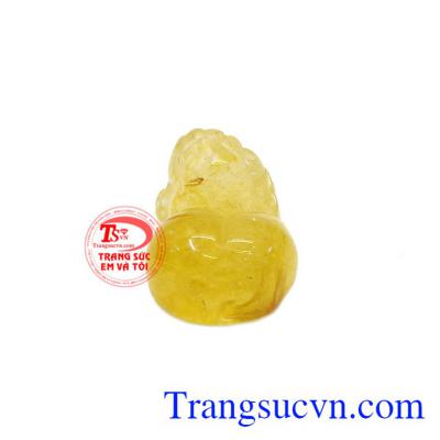 Tỳ hưu thạch anh tóc mệnh kim thích hợp dành cho cả nam và nữ.