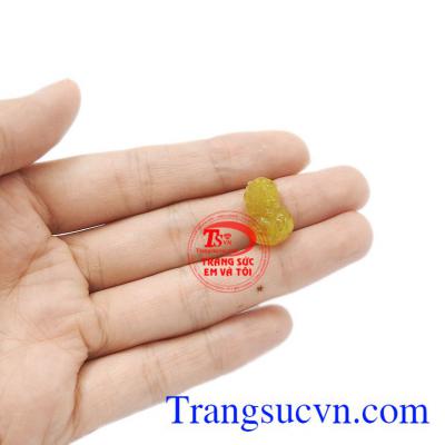 Chính vì vậy, những sản phẩm chế tác hình tỳ hưu luôn được yêu thích và lựa chọn. Tỳ hưu thạch anh tóc thiên nhiên tài lộc