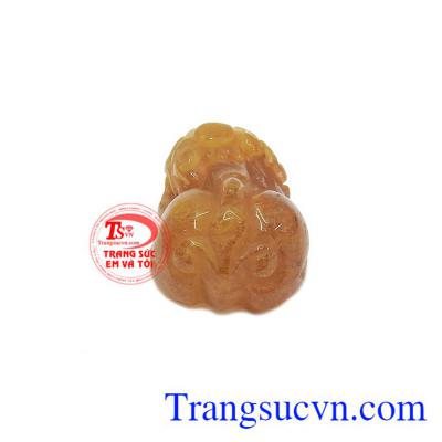 Tỳ hưu thạch anh tóc vàng tài lộc mang đến cho người dùng sự may mắn, thịnh vượng. Tỳ hưu thạch anh tóc vàng tài lộc