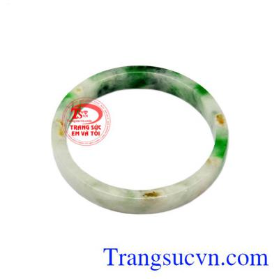 Vòng tay ngọc cẩm thạch an khang mang nguồn năng lượng dồi dào đem lại sự an khang, thịnh vượng cho người đeo. 