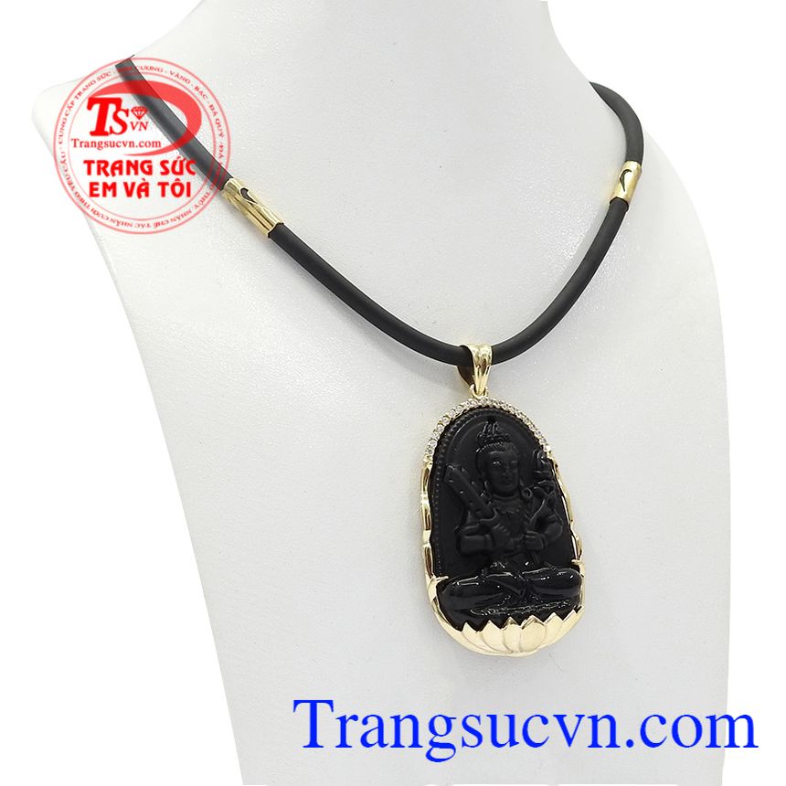 Bộ trang sức phật obsidian tuổi sửu-dần là sự kết hợp từ dây da bọc vàng với mặt dây gắn đá quý. 