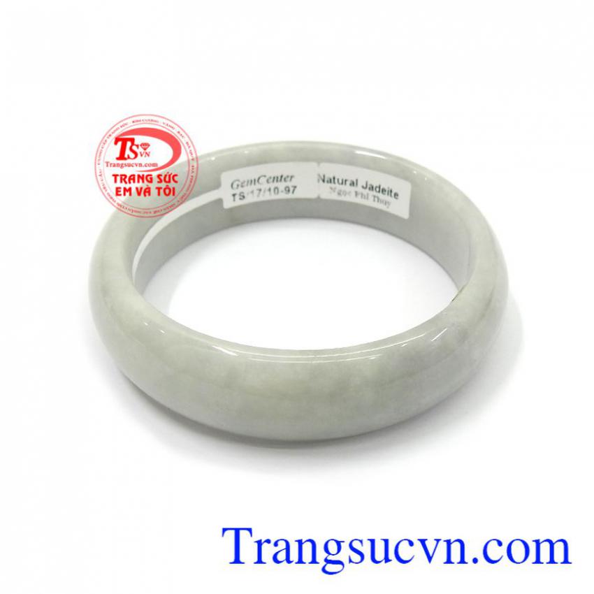 Vòng ngọc đẹp tinh tế