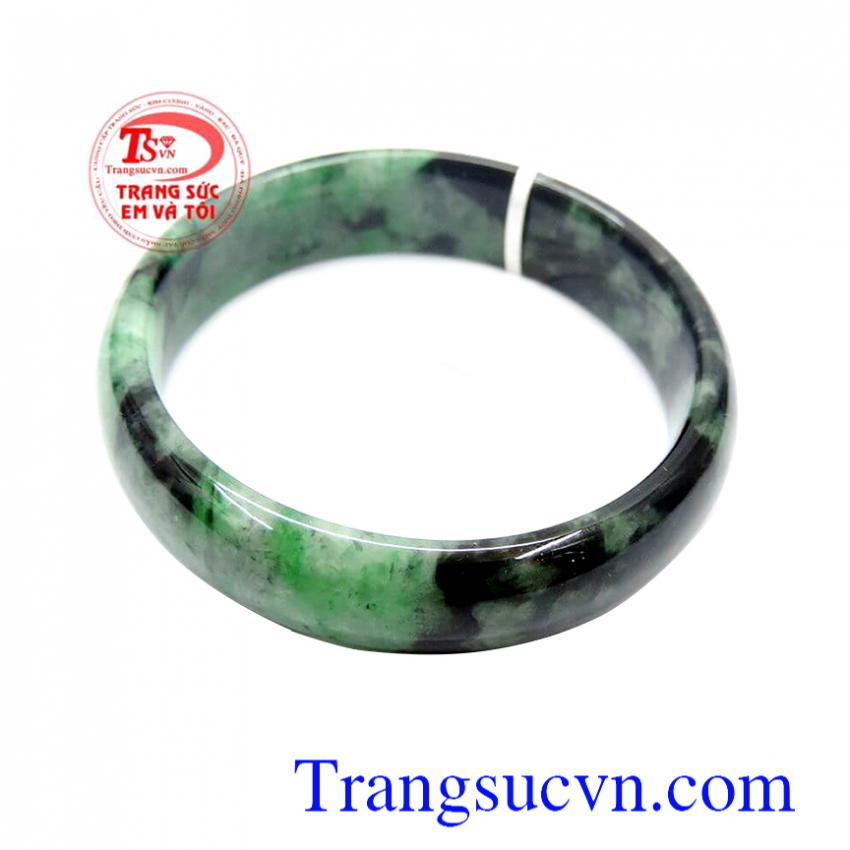 Vòng ngọc vân đẹp hạnh phúc