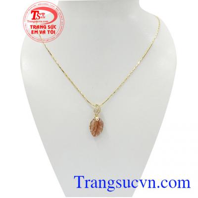 Bộ dây chiếc lá may mắn là bộ trang sức sang trọng ý nghĩa dành tặng người thân.