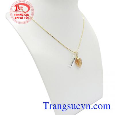 Thạch anh tóc vàng còn có ý nghĩa thu hút, mang lại may mắn cho tài lộc, kinh doanh