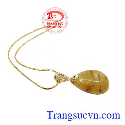 Thạch anh tóc vàng công dụng là kích thích tư duy làm việc, tăng chí tiến thủ cho người đeo