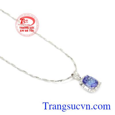 Bộ mặt dây nữ đá Iolite là món quà đặc biệt dành cho người thương vào những dịp ý nghĩa.