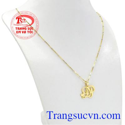 Bộ trang sức chữ ĐP được chế tác từ vàng tây 10k bền đẹp, sáng bóng. 