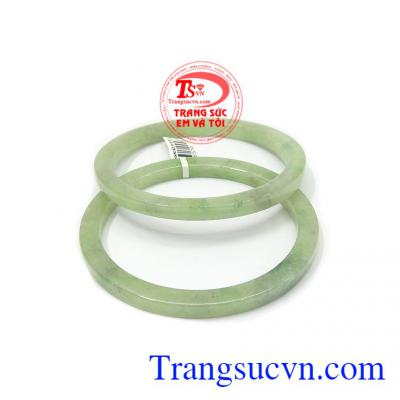 Vòng tay ngọc cẩm thạch là món quà ý nghĩa cho mẹ, bà vào những dịp đặc biệt