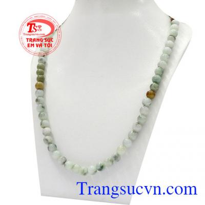 Ngọc cẩm thạch từ xưa đến này đều rất quý, ngọc cẩm thạch mang ý nghĩa phong thủy mang lại nhiều may mắn, sức khỏe cho người đeo,Chuỗi cổ 8ly quý phái