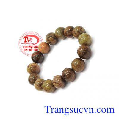 Bởi người xưa cho rằng, đeo ngọc trên người tốt cho vận khí, tốt cho sức khỏe, tốt cho tiền tài,Chuỗi ngọc cẩm thạch nâu