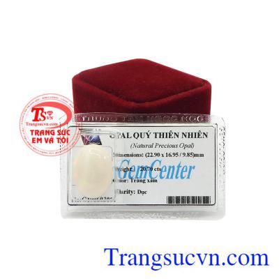 Đá opal thiên nhiên đẹp có màu trắng xám.