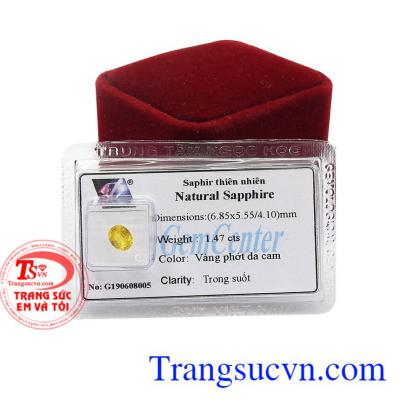 Đá Quý Sapphire vàng thiên nhiên mang màu sắc vàng phớt da cam vô cùng sang trọng và tinh tế.