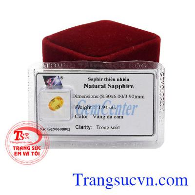 Sapphire còn giúp bảo vệ cho tình yêu, làm tăng lòng thủy chung, sự chân thật, chống lại những điều gian trá. Đá sapphir vàng thiên nhiên